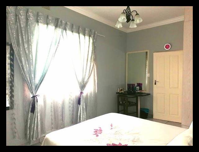 6 BEDROOM HOUSE FOR SALE IN MEER EN SEE